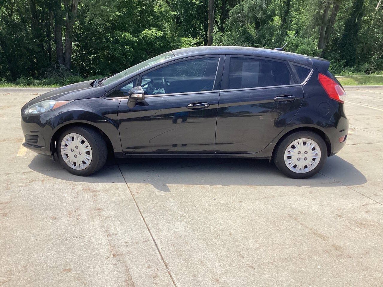 Used 2014 Ford Fiesta SE FWD image 6