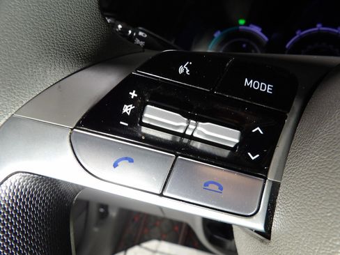 Used 2023 Hyundai Elantra Blue w/ Preferred Accessory Package image 21