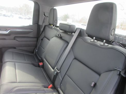 New 2026 GMC Sierra 1500 SLT w/ SLT Premium Package image 15