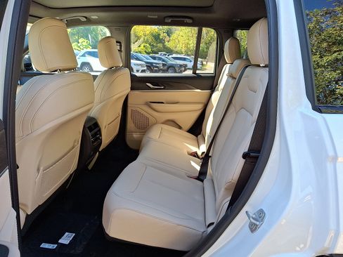 New 2025 Jeep Grand Cherokee Limited w/ Trailer Tow Package image 6