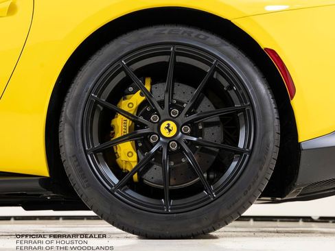 Used 2019 Ferrari 812 Superfast RWD image 20