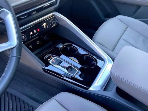 Used 2025 Audi Q5 Premium w/ Convenience Package image 16