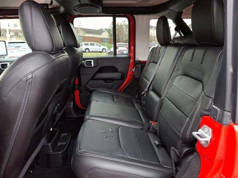 Certified 2022 Jeep Wrangler Unlimited Sahara w/ Cold Weather Group image 13