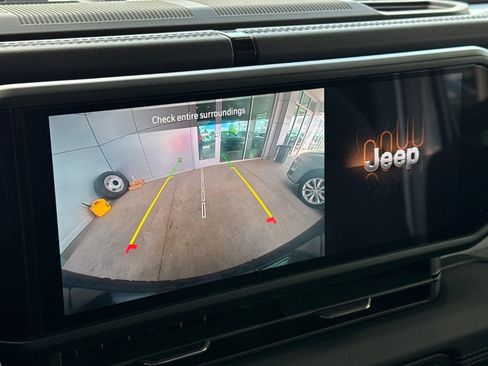 Used 2025 Jeep Wrangler Unlimited Sahara w/ Safety Group image 22