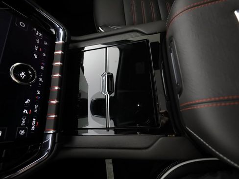 Used 2025 GMC Yukon XL AT4 Ultimate image 40