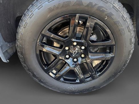 Used 2023 Chevrolet Silverado 1500 LTZ AWD/4WD image 8