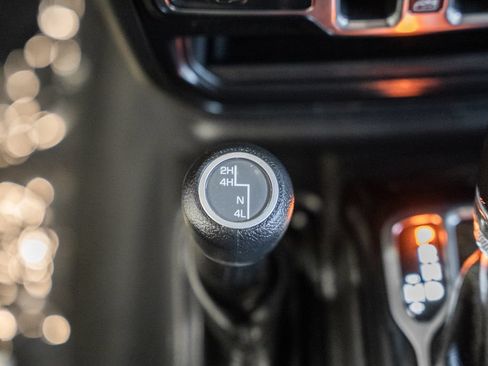 Used 2022 Jeep Wrangler Unlimited Sport AWD/4WD image 29