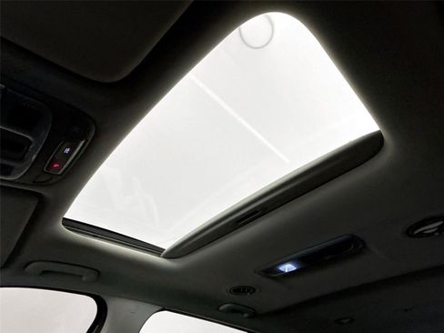 Used 2023 Kia Telluride S w/ S Sunroof Package FWD image 6