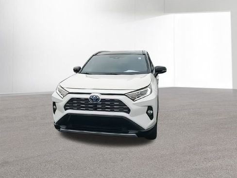 Used 2020 Toyota RAV4 XSE image 3
