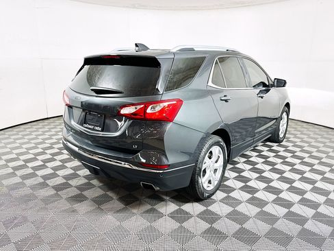 Used 2020 Chevrolet Equinox LT image 3
