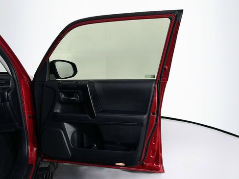 Used 2024 Toyota 4Runner TRD Off-Road Premium image 33