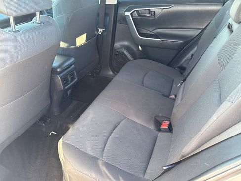 Used 2022 Toyota RAV4 LE image 31