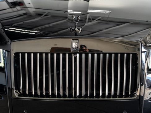 Used 2022 Rolls-Royce Ghost Black Badge image 17