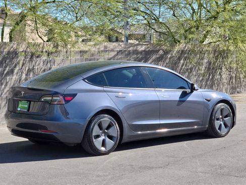Used 2023 Tesla Model 3 Standard Range image 9