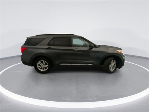 Used 2020 Ford Explorer XLT w/ Equipment Group 202A image 5