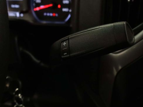 Used 2020 Chevrolet Silverado 1500 Custom w/ Custom Convenience Package RWD image 9