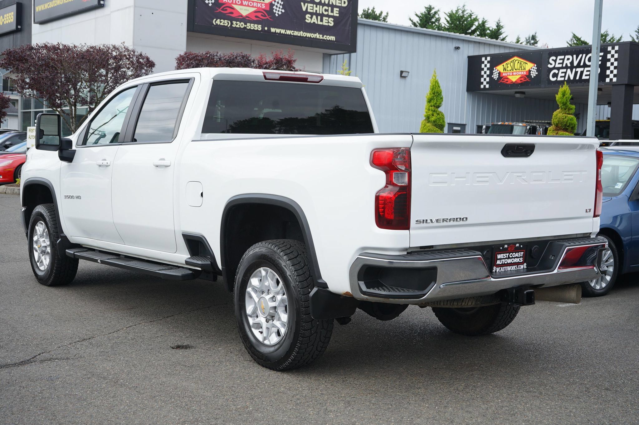 Used 2022 Chevrolet Silverado 3500 LT w/ Convenience Package AWD/4WD image 3