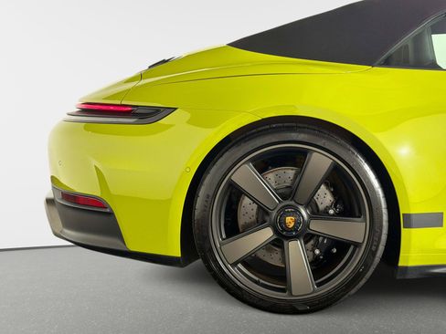 Used 2026 Porsche 911 GTS image 18