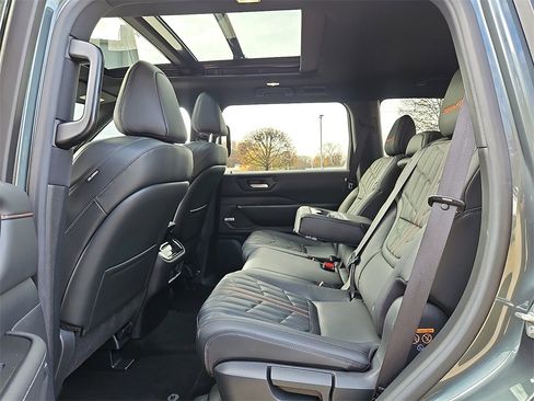 New 2025 Nissan Armada PRO-4X w/ Pro-4X Premium Package image 10