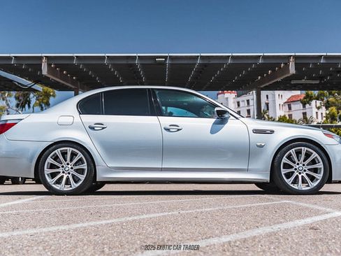 Used 2006 BMW M5 image 9