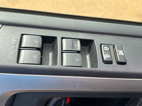 Used 2013 Toyota 4Runner SR5 w/ Convenience Pkg image 6