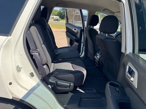 Used 2017 Nissan Pathfinder SV AWD/4WD image 22