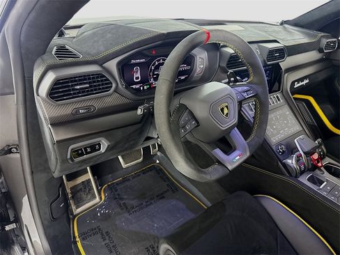 Used 2024 Lamborghini Urus Performante image 9