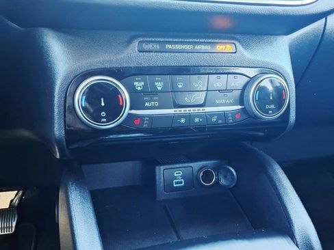 Certified 2022 Ford Escape Titanium image 24