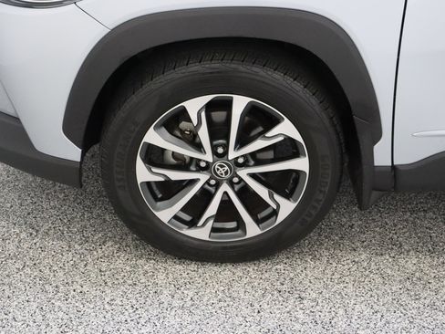 Used 2023 Toyota Corolla Cross XLE w/ Convenience Package FWD image 11