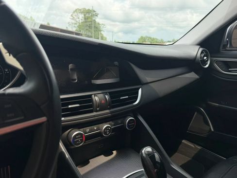 Used 2017 Alfa Romeo Giulia w/ Sport Appearance Package RWD image 20