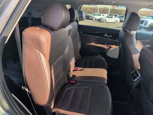 Used 2019 Kia Sorento SX w/ SX Touring Package image 20