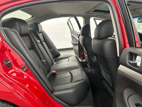 Used 2013 INFINITI G37 4dr x AWD w/ Premium Pkg image 33