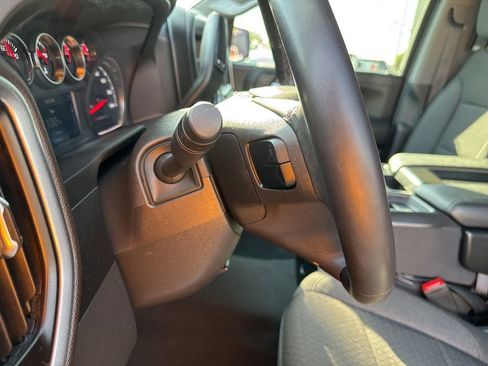 Used 2022 Chevrolet Silverado 1500 LT AWD/4WD image 47