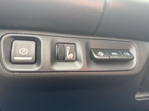 Used 2023 GMC Acadia Denali w/ Denali Technology Package FWD image 16