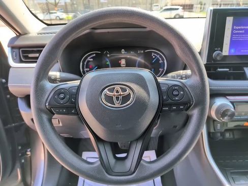 Certified 2025 Toyota RAV4 XLE image 18