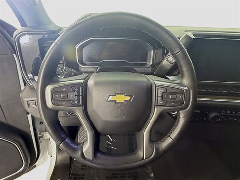 Used 2022 Chevrolet Silverado 1500 LT w/ Z71 Off-Road Package image 11