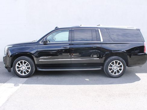 Used 2016 GMC Yukon XL Denali image 4