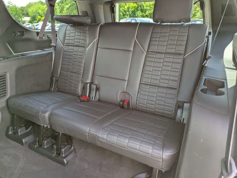 Used 2023 Cadillac Escalade ESV Sport Platinum RWD image 15