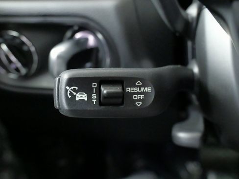 Used 2024 Porsche Macan image 49