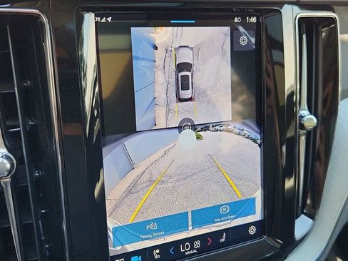 New 2025 Volvo XC60 B5 Plus w/ Protection Package Premier image 21