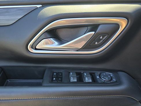 Used 2024 GMC Yukon SLT image 17