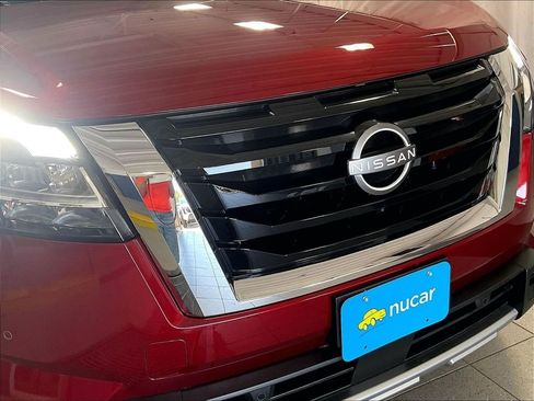 Used 2023 Nissan Pathfinder SL w/ SL Premium Package AWD/4WD image 31