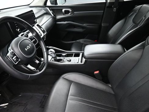 Used 2023 Kia Sorento S w/ Panoramic Sunroof Package FWD image 8