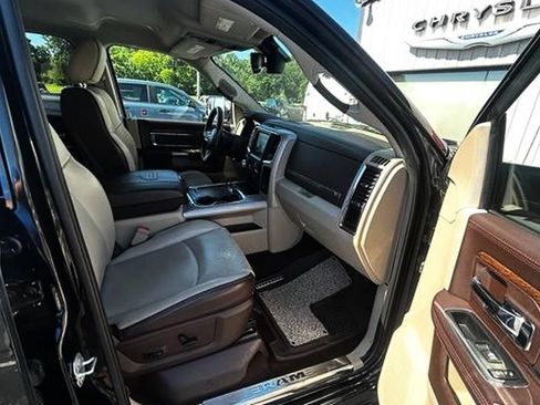 Used 2018 RAM 1500 Laramie Longhorn w/ Longhorn Southfork Package AWD/4WD image 19