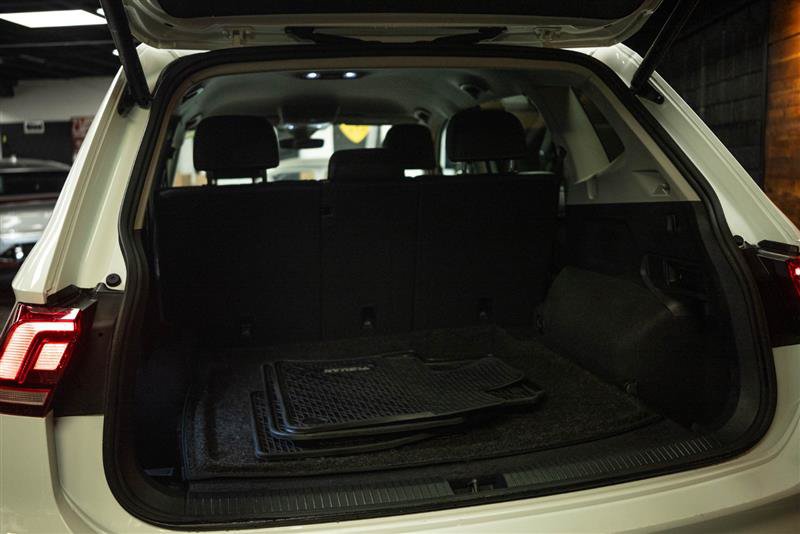 Used 2024 Volkswagen Tiguan Wolfsburg Edition AWD/4WD image 7