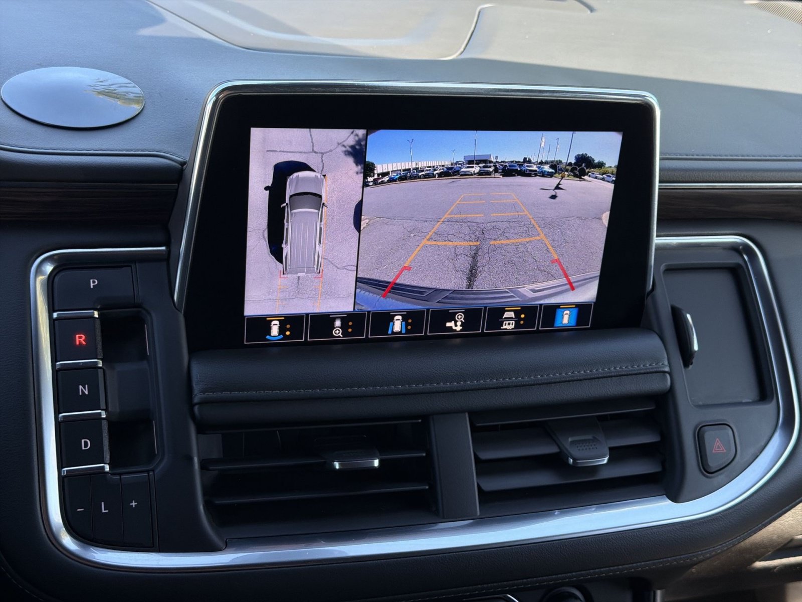 Used 2021 Chevrolet Tahoe LT w/ LT Signature Package AWD/4WD image 19