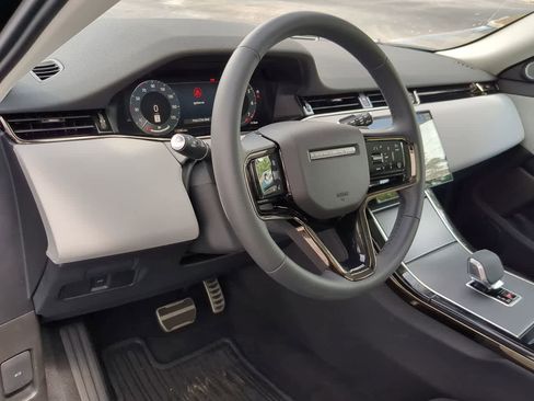 Certified 2025 Land Rover Range Rover Evoque Dynamic SE image 10