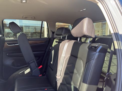 New 2026 Volkswagen Atlas SE image 13