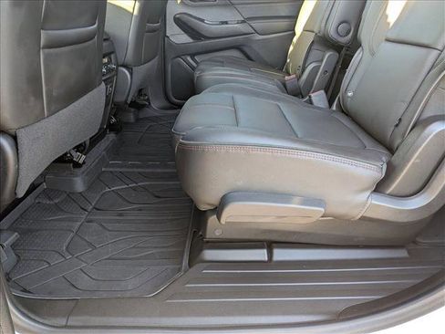 Used 2023 Chevrolet Traverse RS w/ LPO, Floor Liner Package image 19