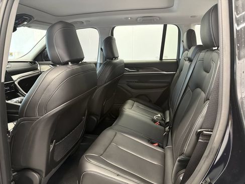 Certified 2023 Jeep Grand Cherokee Limited AWD/4WD image 18